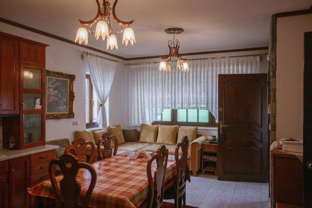 Βίλα Για Όλες Τις Εποχές Του Χρόνου Kozani Exterior foto